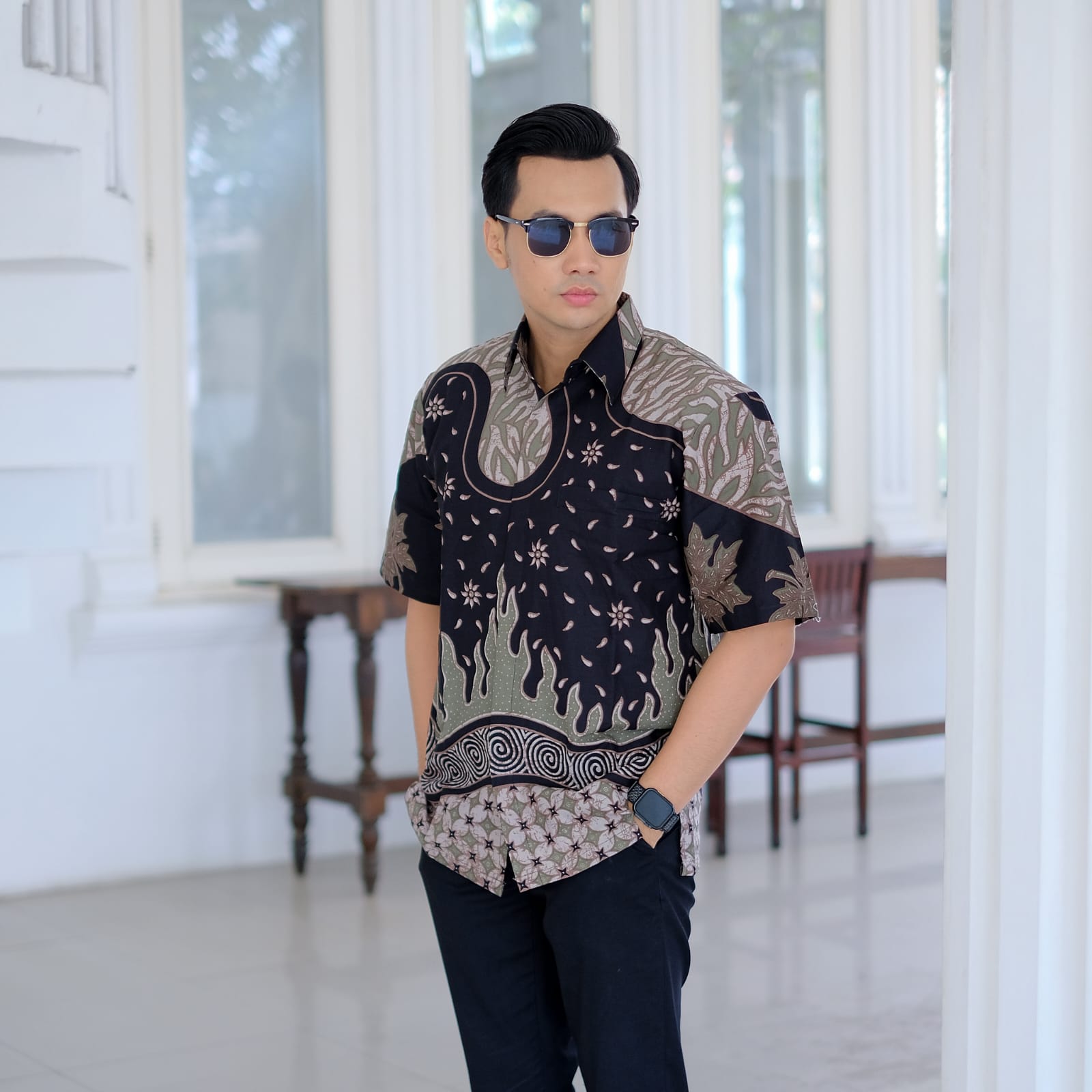 cover-ABSTRAK SAGE Kemeja Batik Pria Solo Lengan Pendek Lapis Furing BY BATIKSOLOAMANAH-1