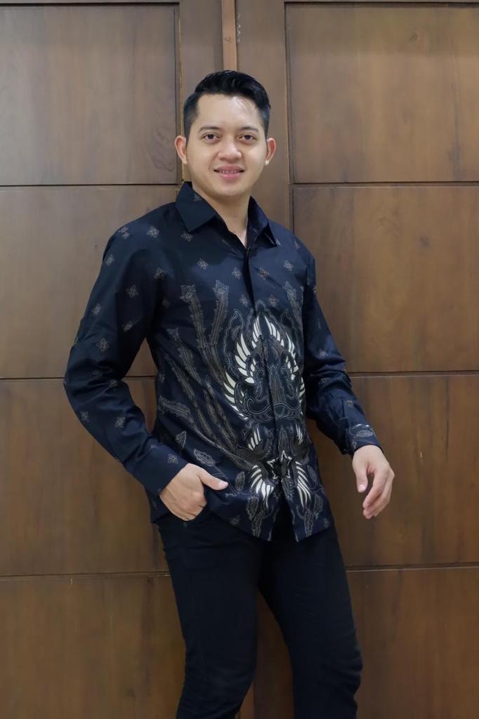 cover-AFTANA HITAM Kemeja Batik Pria Solo Lengan Panjang Lapis Furing BY BATIKSOLOAMANAH-1