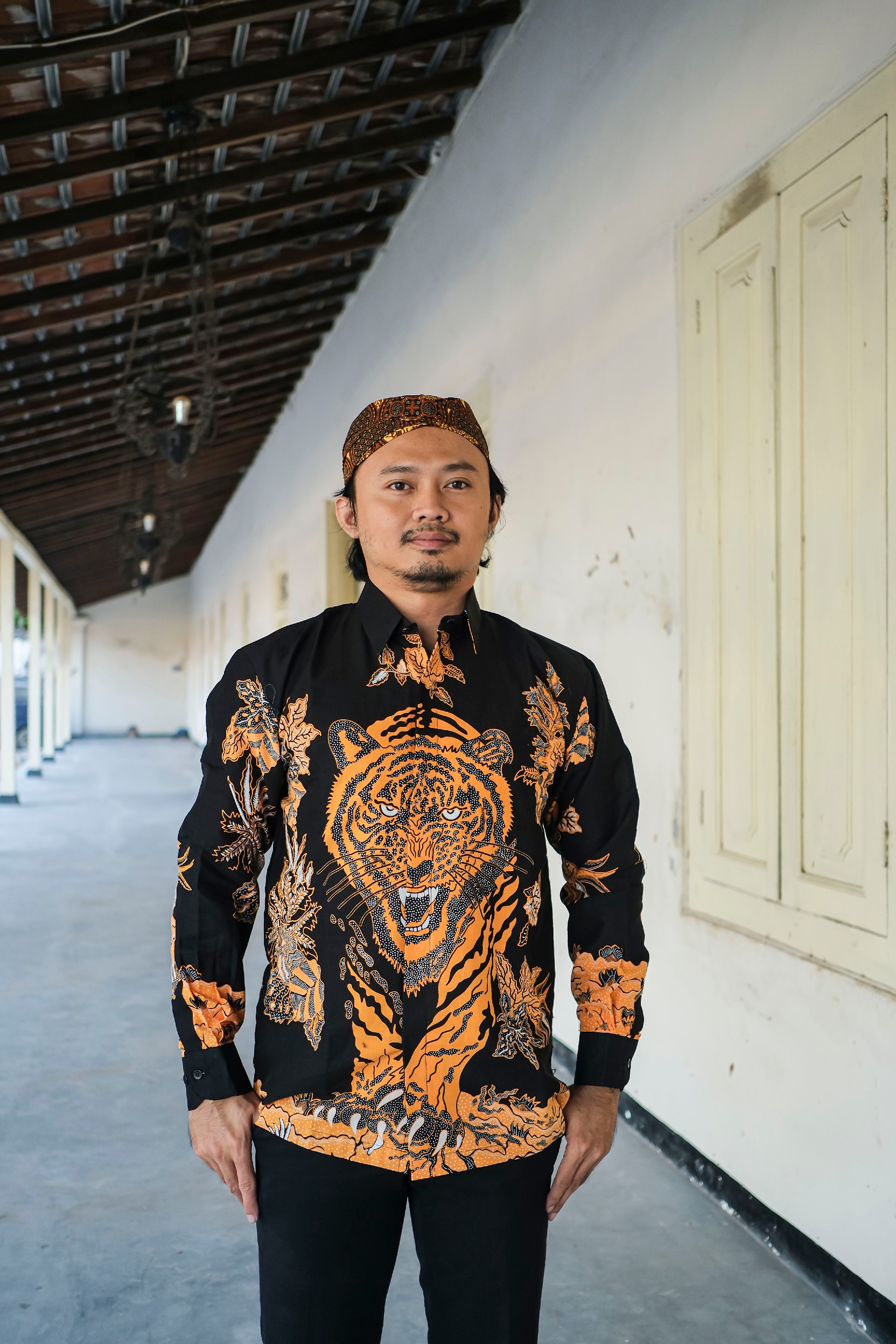 cover-HARIMAU KUNING Kemeja Batik Pria Solo Lengan Panjang Lapis Furing BY Mbahblangkonsolo-1