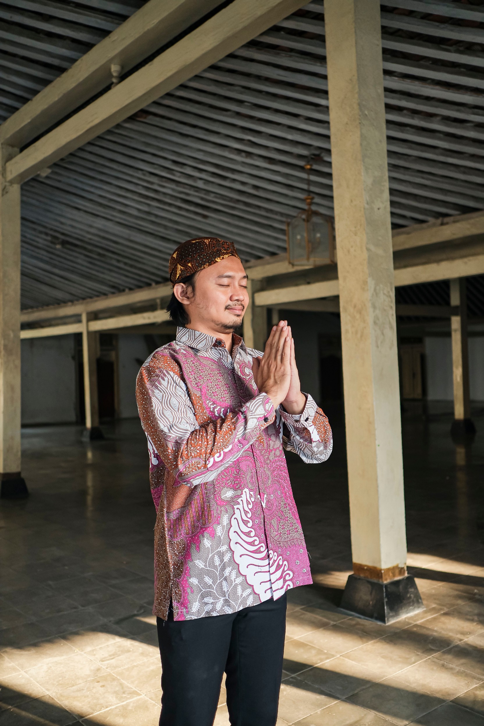 img-KRESNA PINK Kemeja Batik Pria Solo Lengan Panjang Lapis Furing BY Mbahblangkonsolo-3