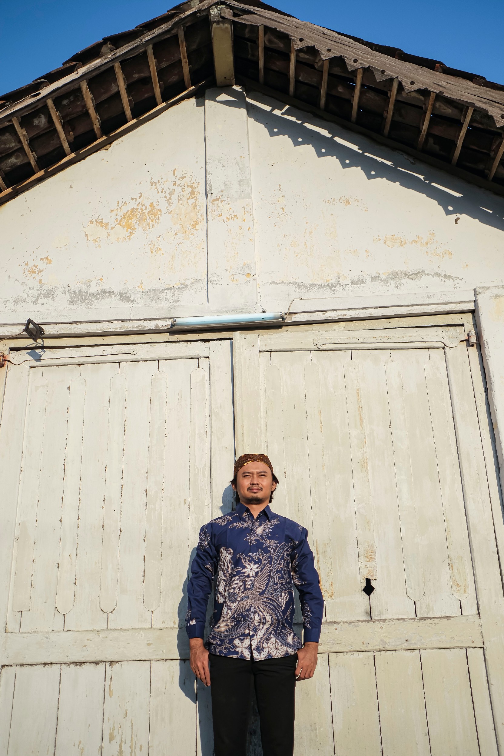 img-PEKSI SELING NAVY Kemeja Batik Pria Solo Lengan Panjang Lapis Furing BY Mbahblangkonsolo-2