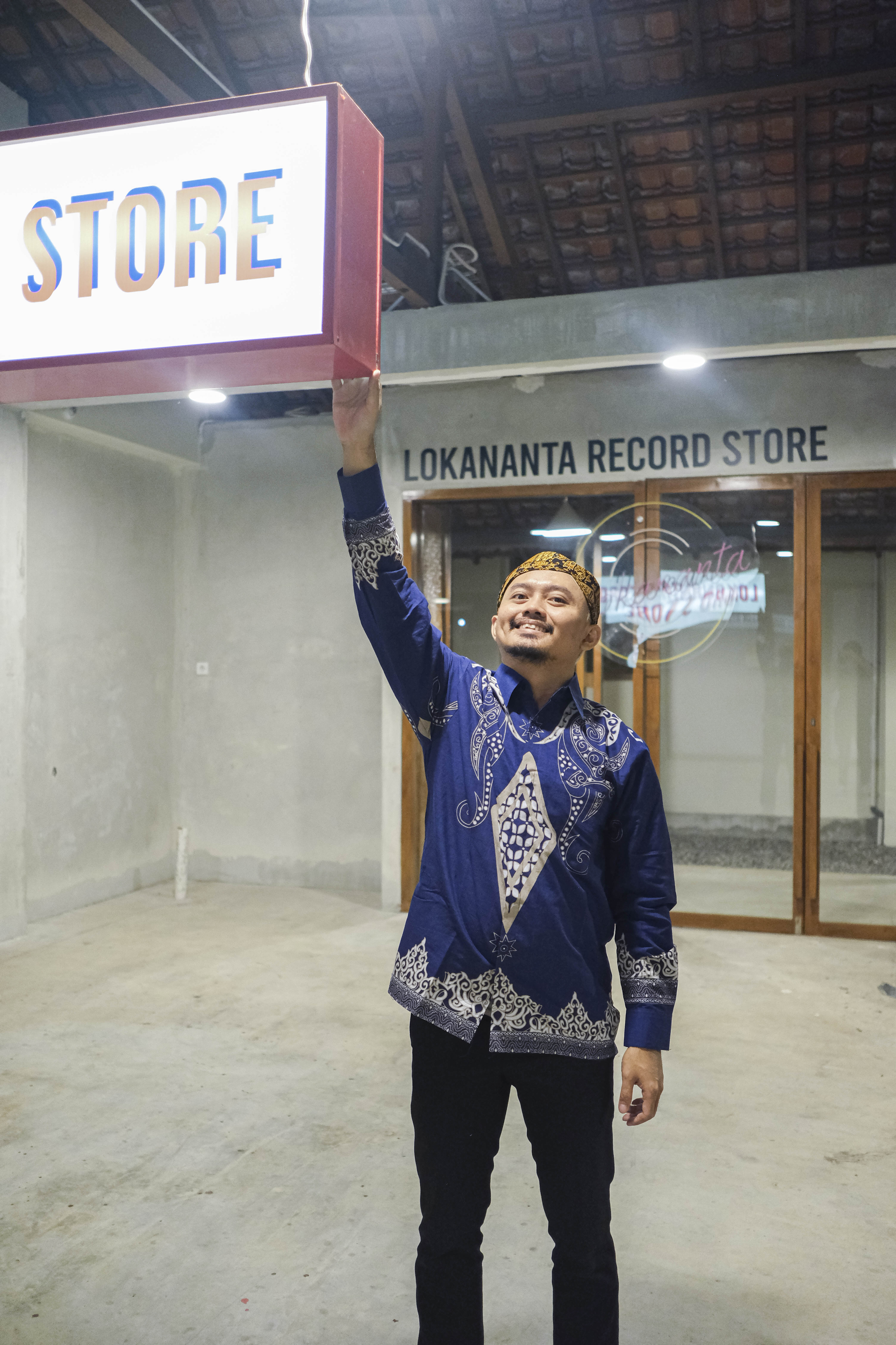 img-PERMATA BIRU Kemeja Batik Pria Solo Lengan Panjang Lapis Furing BY Mbahblangkonsolo-3