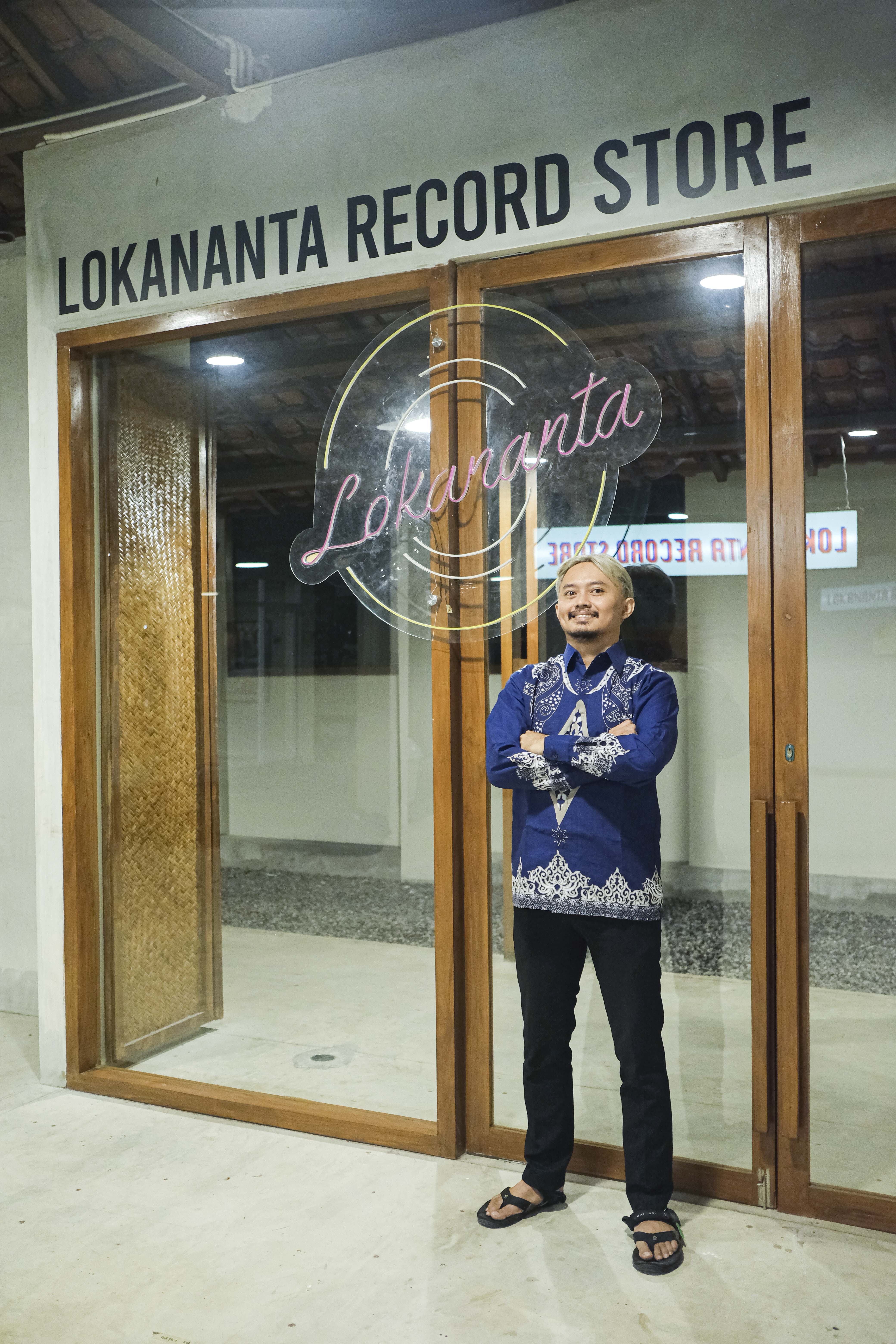 img-PERMATA BIRU Kemeja Batik Pria Solo Lengan Panjang Lapis Furing BY Mbahblangkonsolo-5