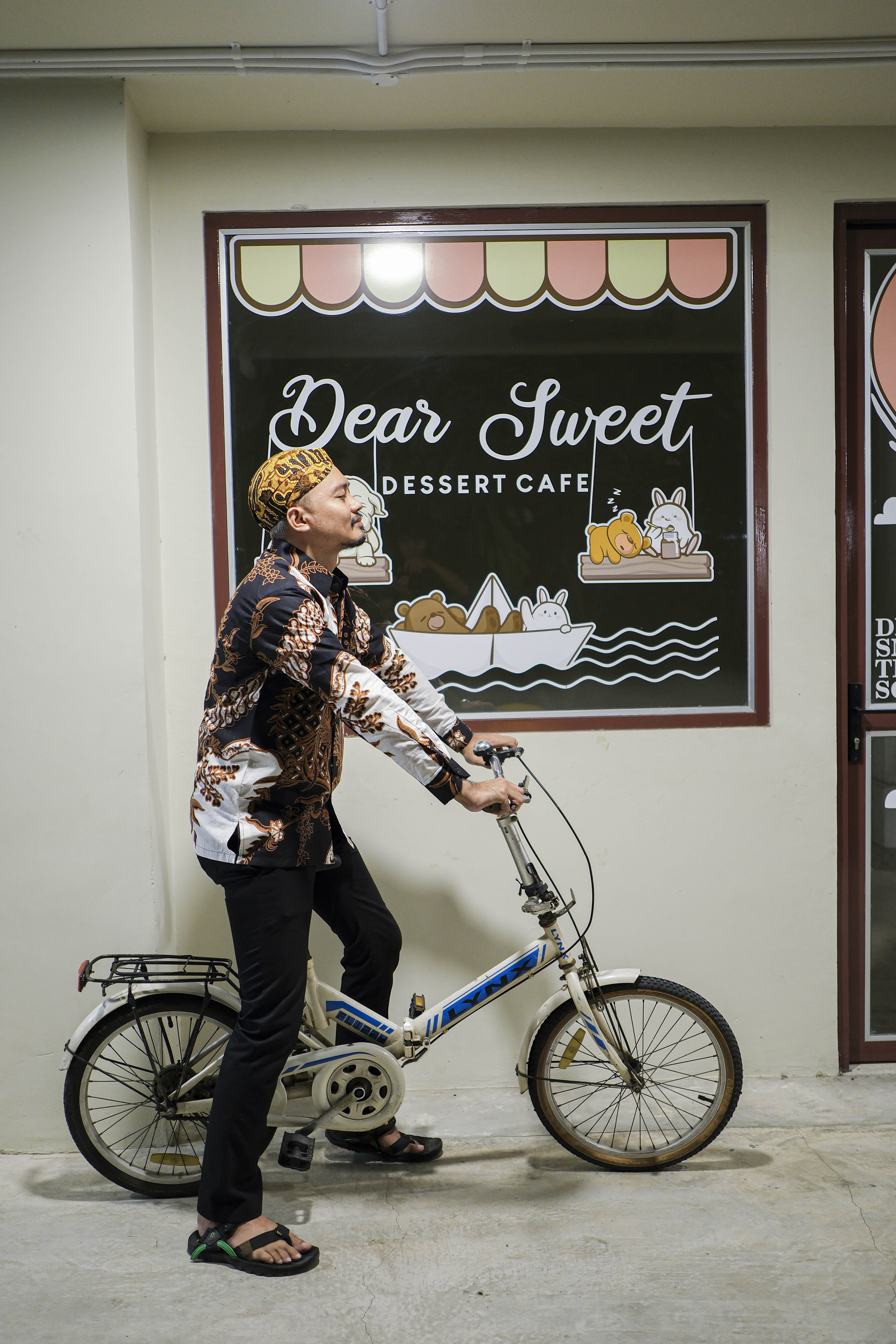 img-JAYANEGARA PUTIH Kemeja Batik Pria Solo Lengan Panjang Lapis Furing BY Mbahblangkonsolo-4