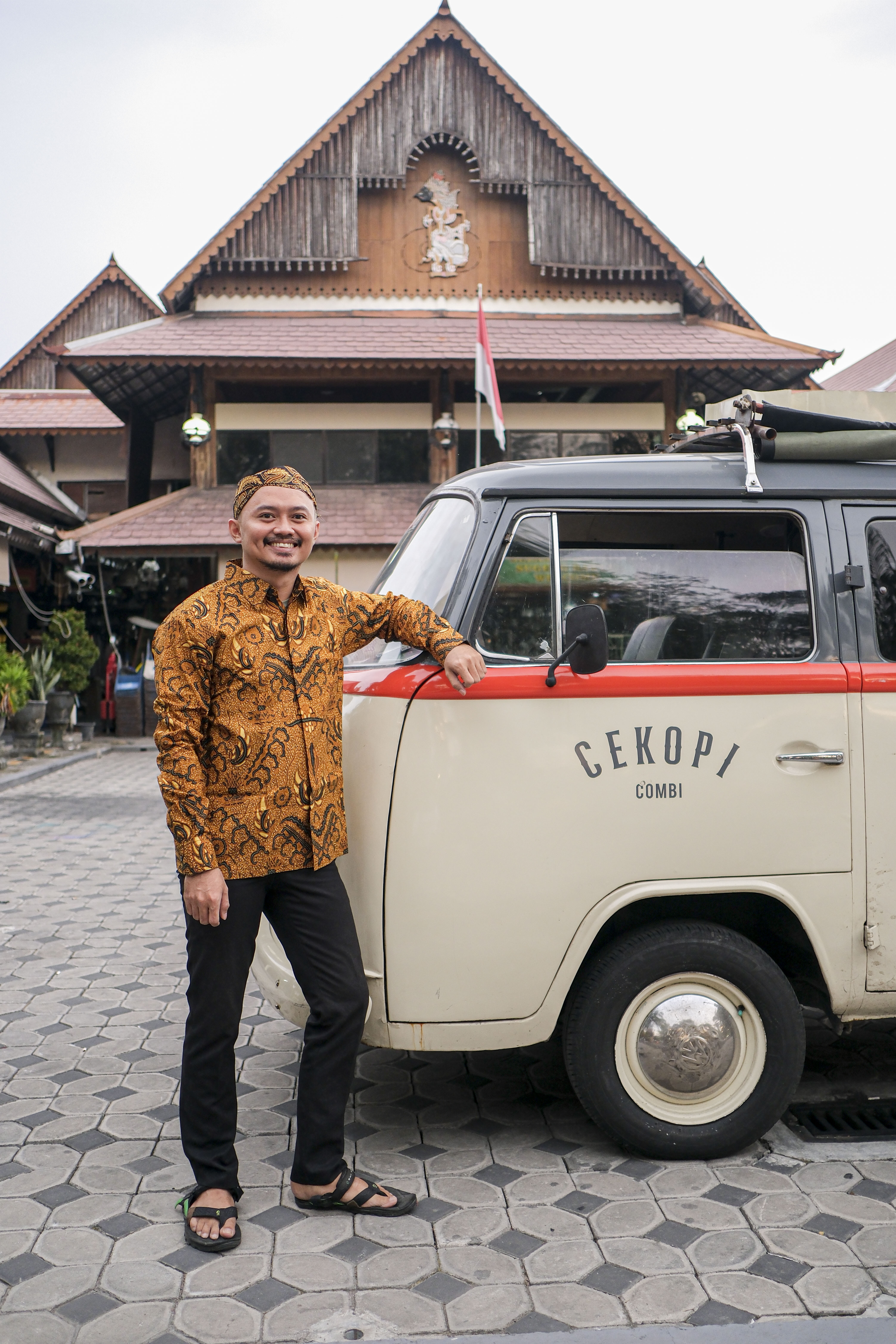 img-CAHAYA Kemeja Batik Pria Solo Lengan Panjang Lapis Furing BY Mbahblangkonsolo-2