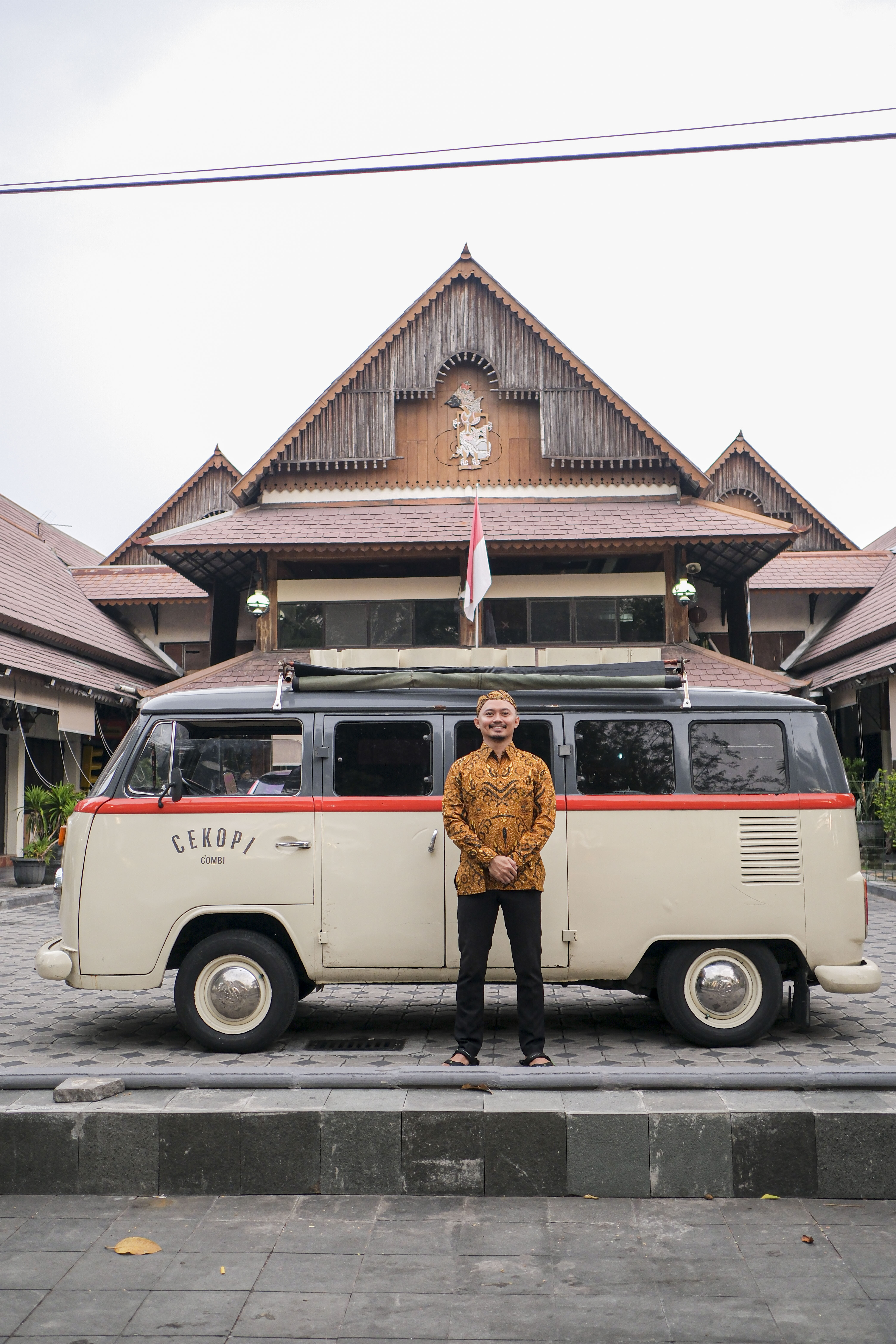 img-CAHAYA Kemeja Batik Pria Solo Lengan Panjang Lapis Furing BY Mbahblangkonsolo-4