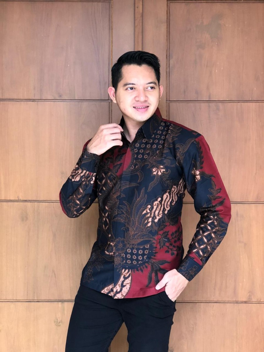 cover-Baju Batik Pria Modern JAYANEGARA Lengan Panjang Reguler Fit Furing BY BATIKSOLOAMANAH-1