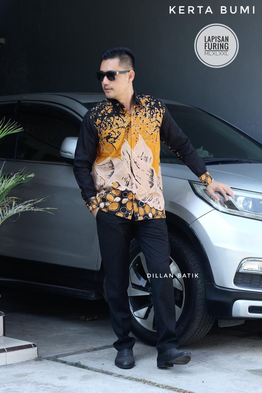 cover-KERTA BUMI Kemeja Batik Pria Solo Lengan Panjang Lapis Furing BY DILLAN-1