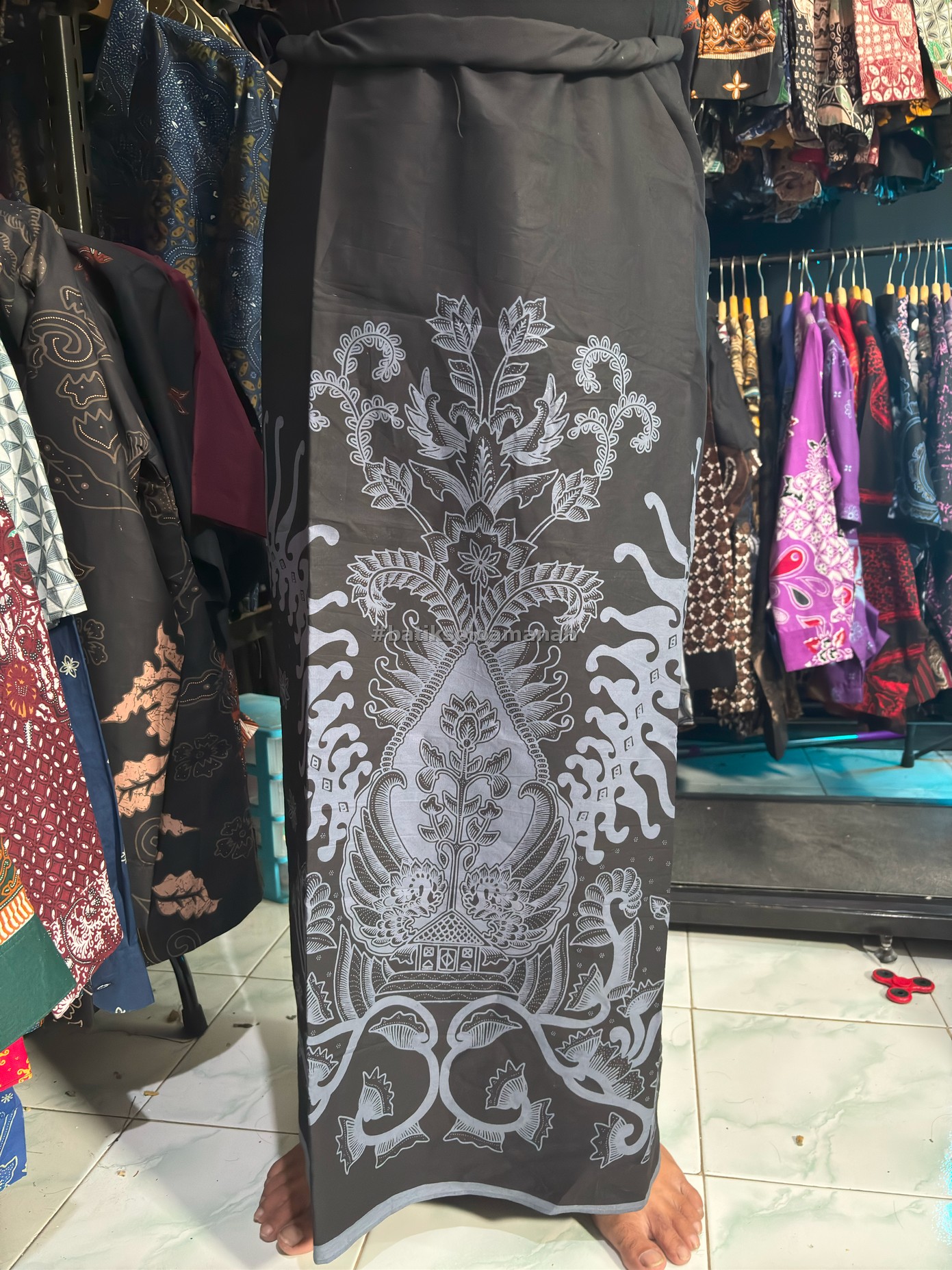 cover-SARUNG BATIK SOLO GEBER GUNUNGAN LAWASAN KATUN HALUS PREMIUM MODERN BY BATIKSOLOAMANAH-1