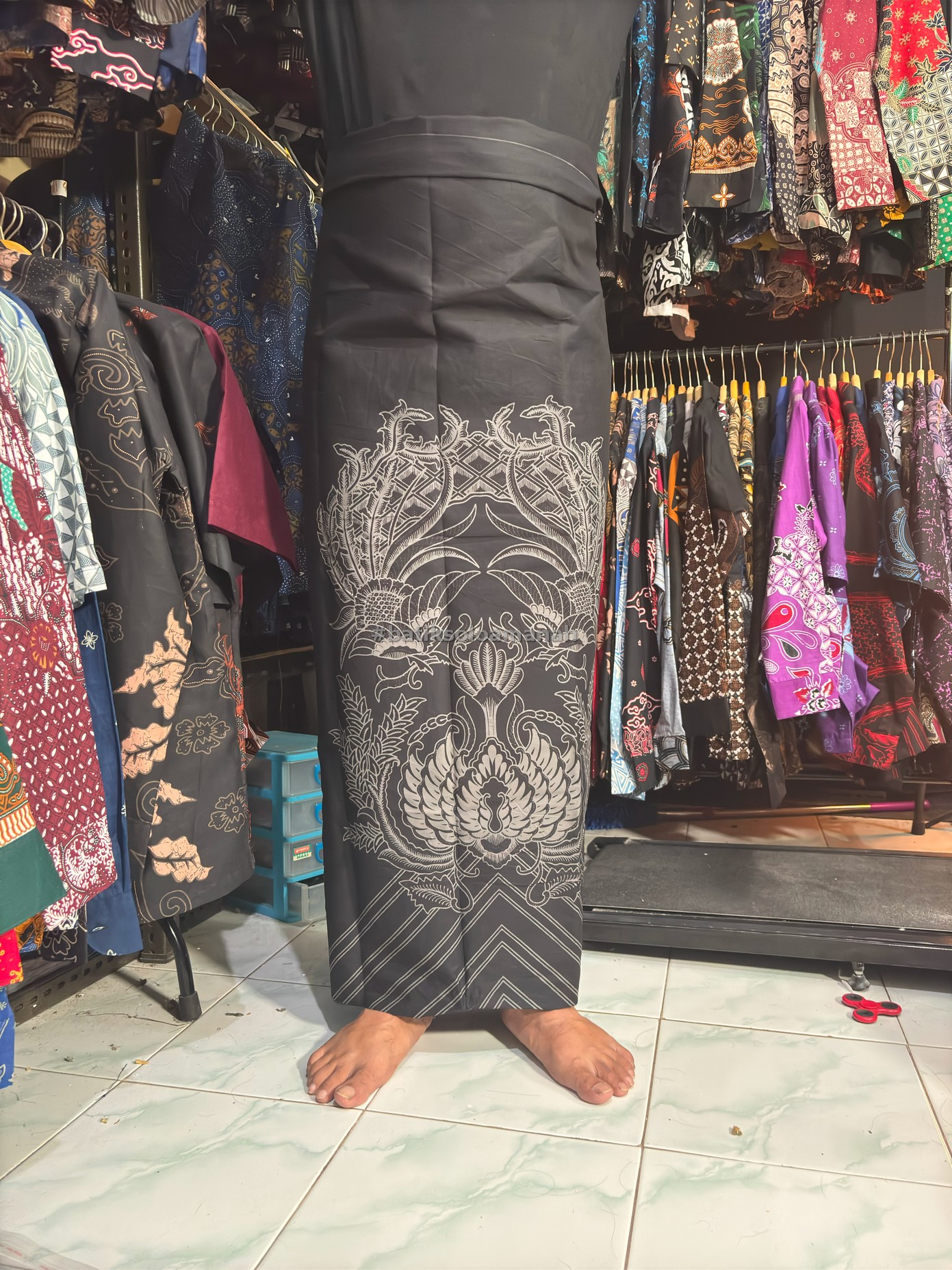 cover-SARUNG BATIK SOLO PADI LAWASAN KATUN HALUS PREMIUM MODERN BY BATIKSOLOAMANAH-1