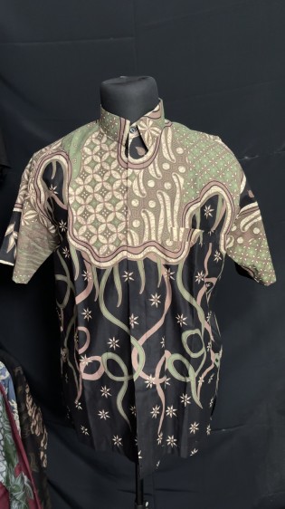 cover-PARANG KAWUNG SAGE Kemeja Batik Pria Solo Lengan Pendek Lapis Furing By BATIKSOLOAMANAH-1