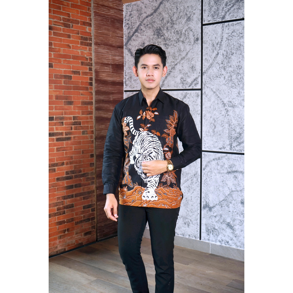 cover-MACAN PUTIH Kemeja Batik Pria Solo Lengan Panjang Lapis Furing By BATIKSOLOAMANAH-1