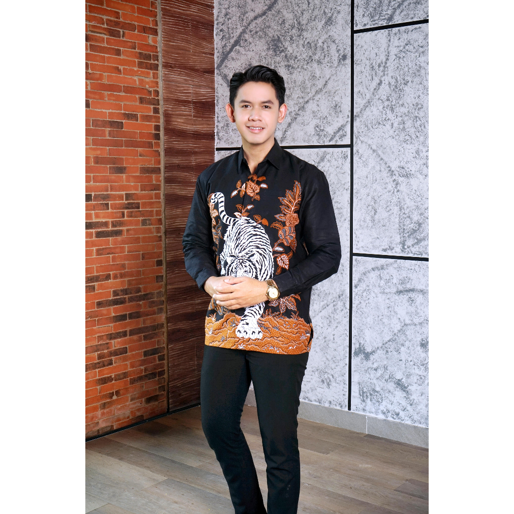 img-MACAN PUTIH Kemeja Batik Pria Solo Lengan Panjang Lapis Furing By BATIKSOLOAMANAH-2