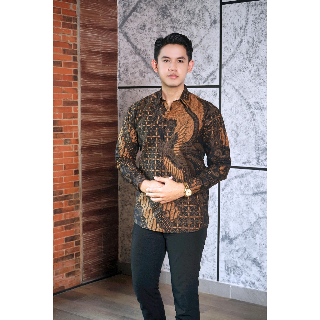 img-TANJUNG HITAM Kemeja Batik Pria Solo Lengan Panjang Lapis Furing By BATIKSOLOAMANAH-2