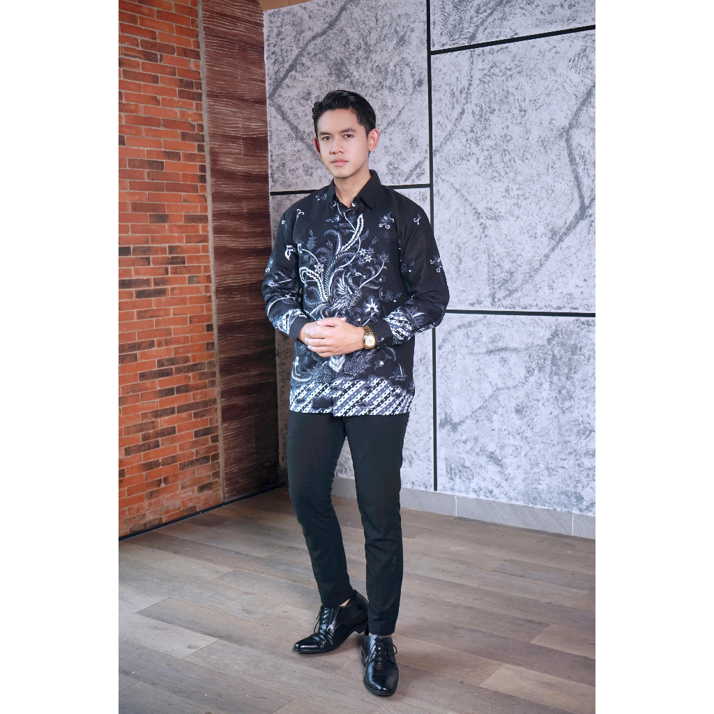 img-CENDRAWASIH BIRU Kemeja Batik Pria Solo Lengan Panjang Lapis Furing By BATIKSOLOAMANAH-4