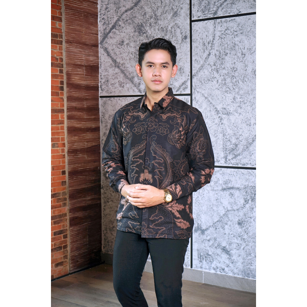 img-MAHKOTA SOGAN Kemeja Batik Pria Solo Lengan Panjang Lapis Furing By BATIKSOLOAMANAH-3