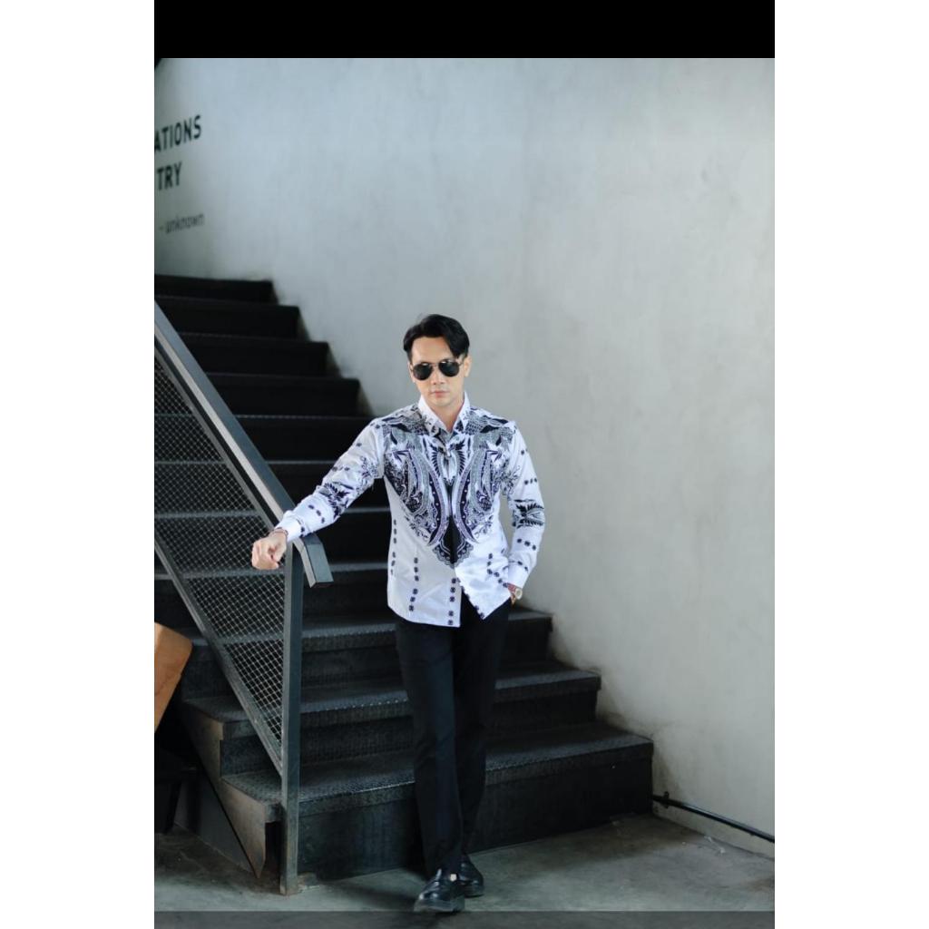 cover-JAYANEGARA PUTIH Kemeja Batik Pria Solo Lengan Panjang Lapis Furing By BATIKSOLOAMANAH-1