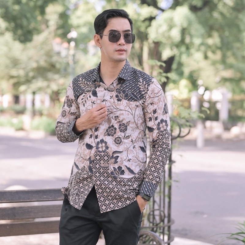 cover-ARGANI Kemeja Batik Pria Solo Lengan Panjang Lapis Furing By BATIKSOLOAMANAH-1