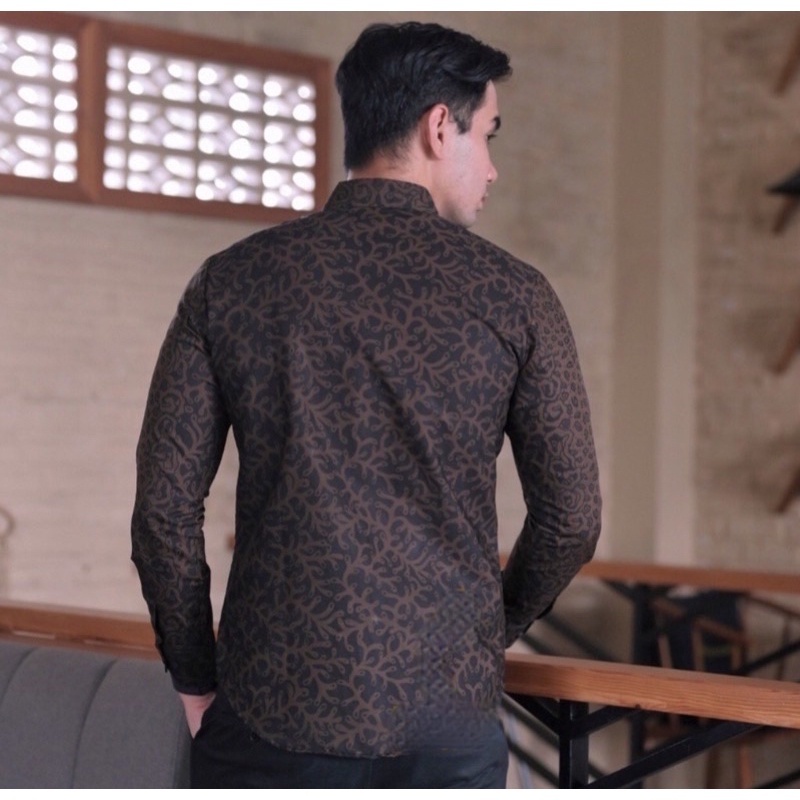 img-PALAPA Kemeja Batik Pria Solo Lengan Panjang Lapis Furing By BATIKSOLOAMANAH-3