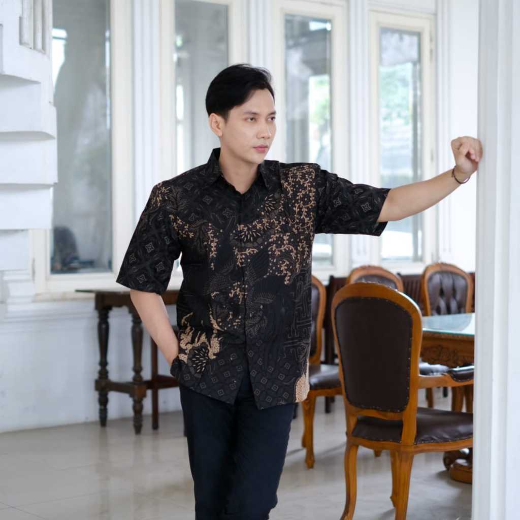cover-PEKSI RAMBAT Kemeja Batik Pria Solo Lengan Pendek Lapis Furing By BATIKSOLOAMANAH-1
