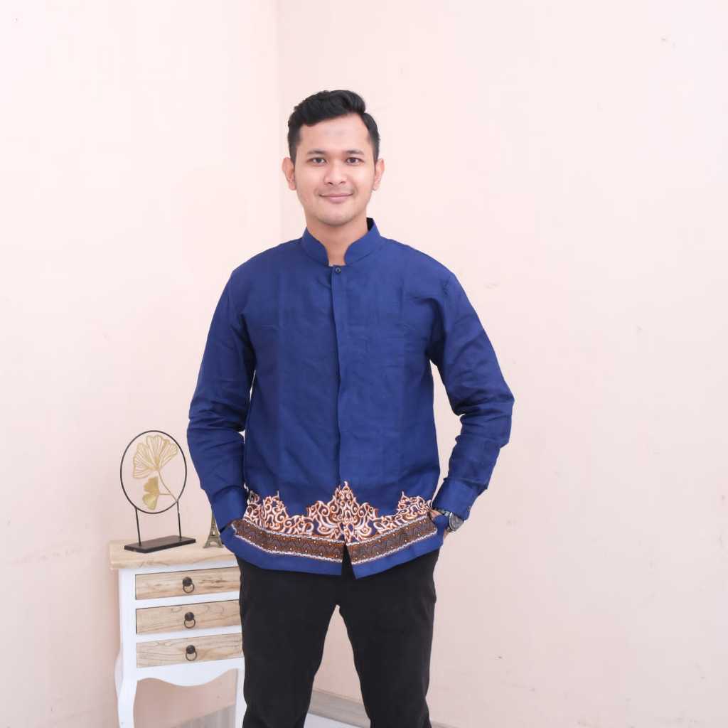 cover-KOKO TUMPAL NAVY Kemeja Batik Pria Solo Lengan Panjang Lapis Furing By BATIKSOLOAMANAH-1