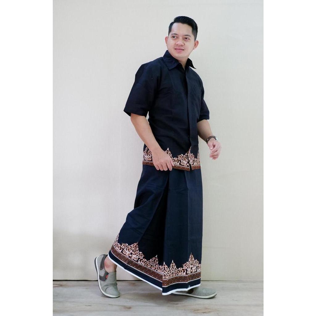 cover-SARUNG BATIK SOLO TUMPAL IRENG BATIKSOLOAMANAH-1