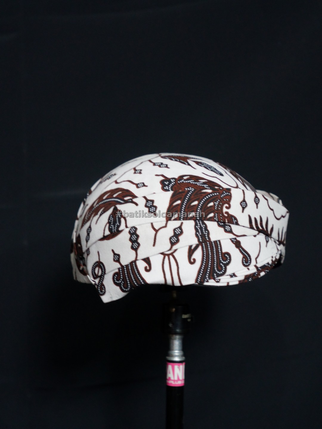 img-BLANGKON SOLO MOTIF WAHYU TUMURUN PUTIH-3